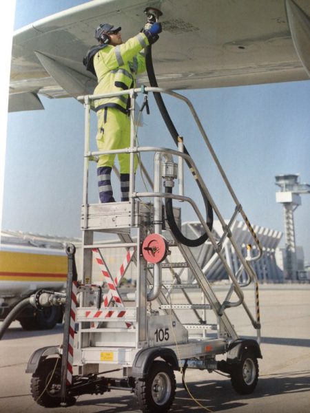 ESCALERAS PARA AEROPUERTOS Y AVIONES <br>(ref. 007 010 061)